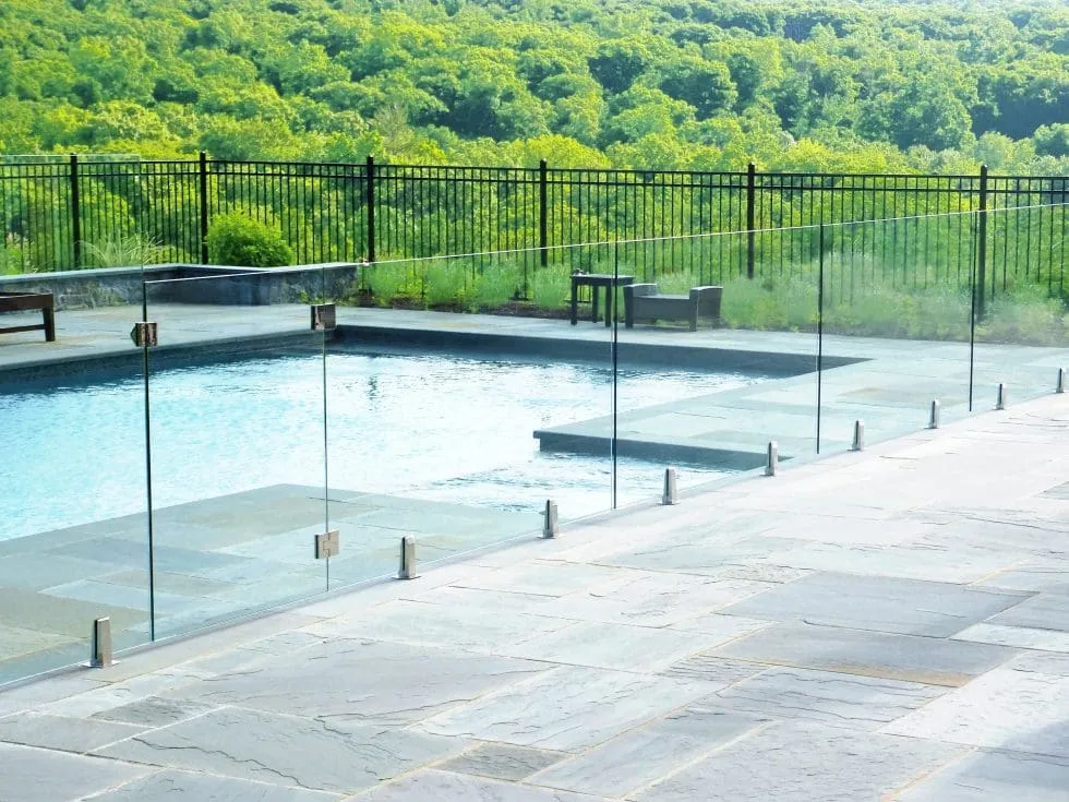 Swimming pool glass fences installation in Dubai UAE